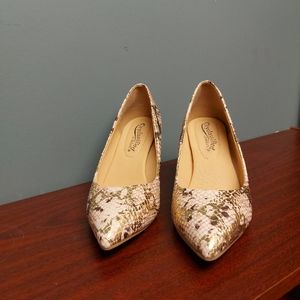 Snakeskin Print Pumps